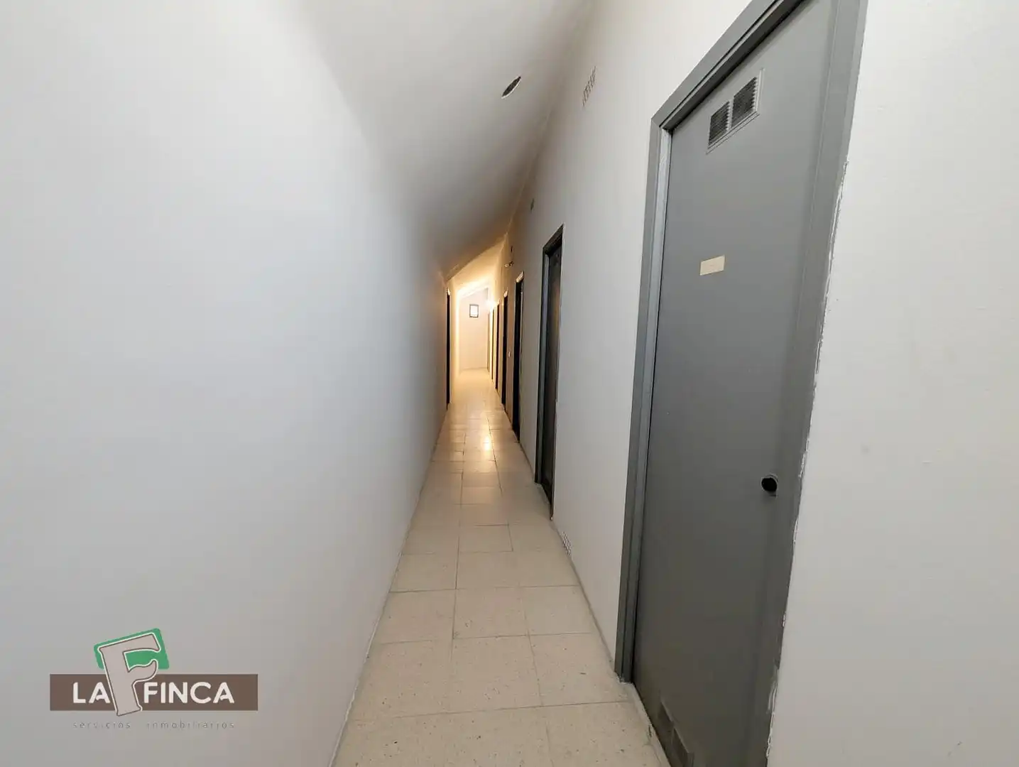 Pis en venda en Oviedo  amb Calefacció, Parquet i Traster