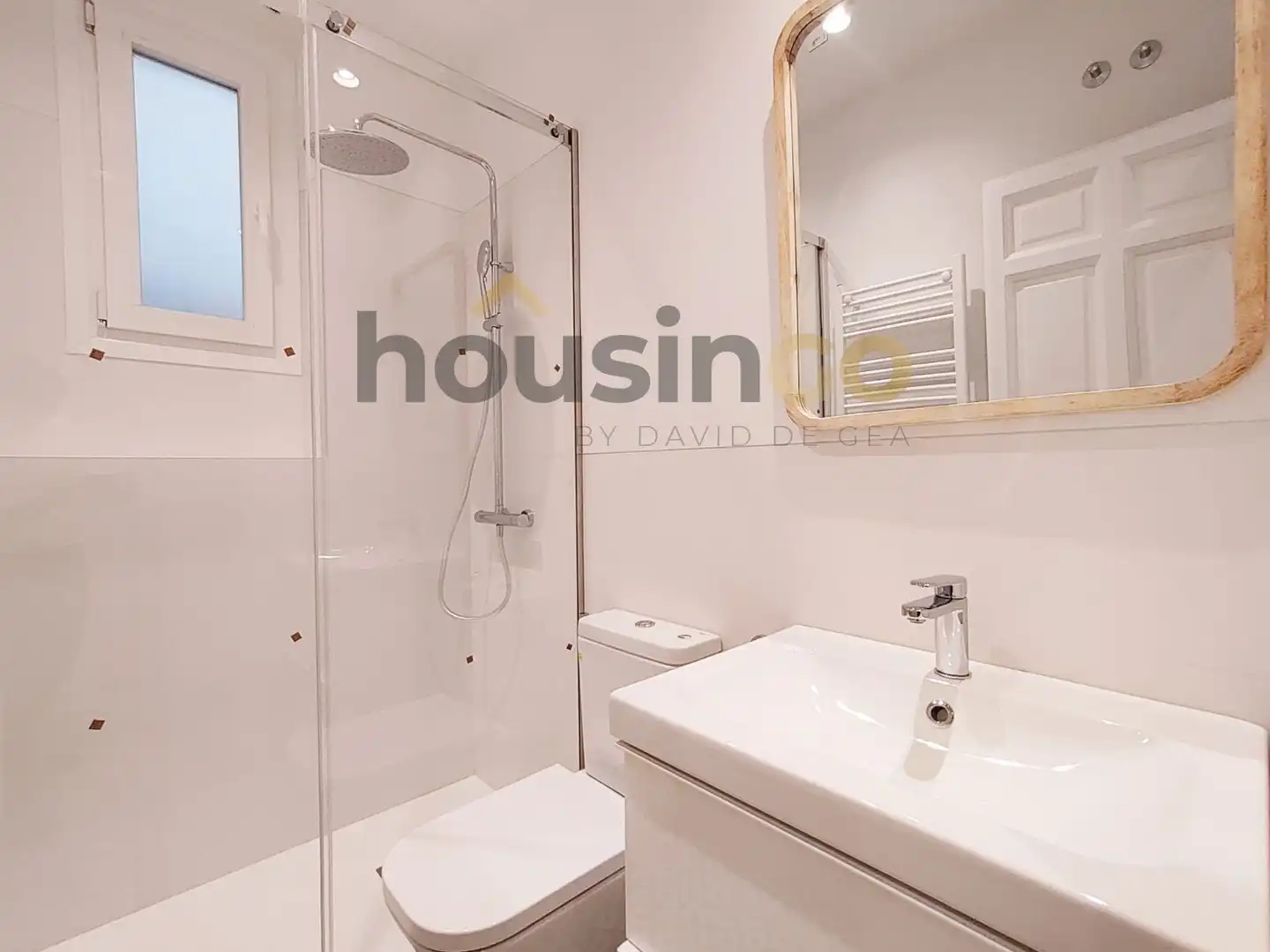 Badezimmer von Wohnung zur Miete in Madrid mit Klimaanlage und Heizung