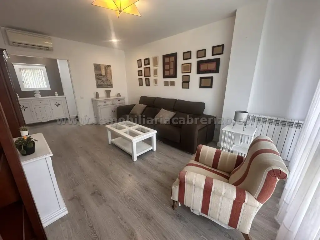 Sala d'estar de Pis de lloguer en  Logroño amb Aire condicionat, Calefacció i Parquet