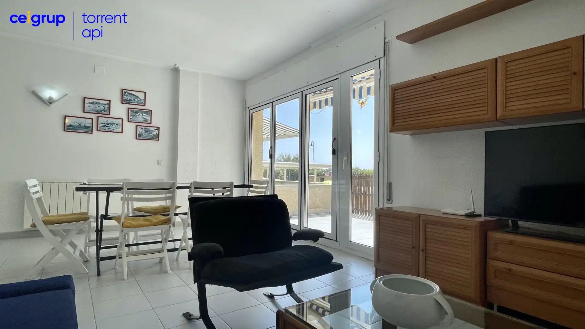 Sala de estar de Planta baja en venta en L'Estartit con Terraza, Piscina y Amueblado