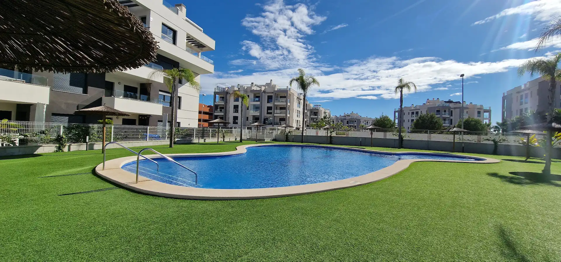 Piscina de Apartamento de alquiler en Orihuela con Aire acondicionado, Calefacción y Terraza