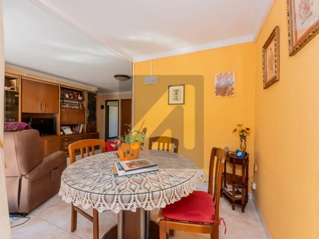 Menjador de Apartament en venda en Barcelona