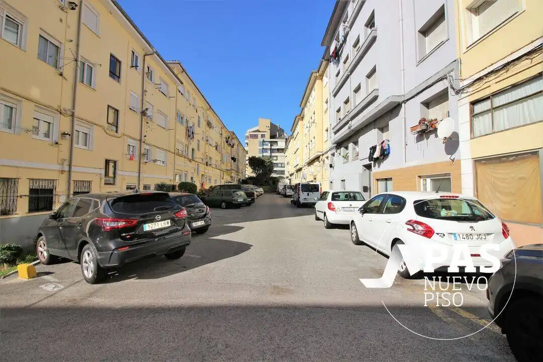 Exterior view of Flat for sale in Dos Hermanas  with Heating