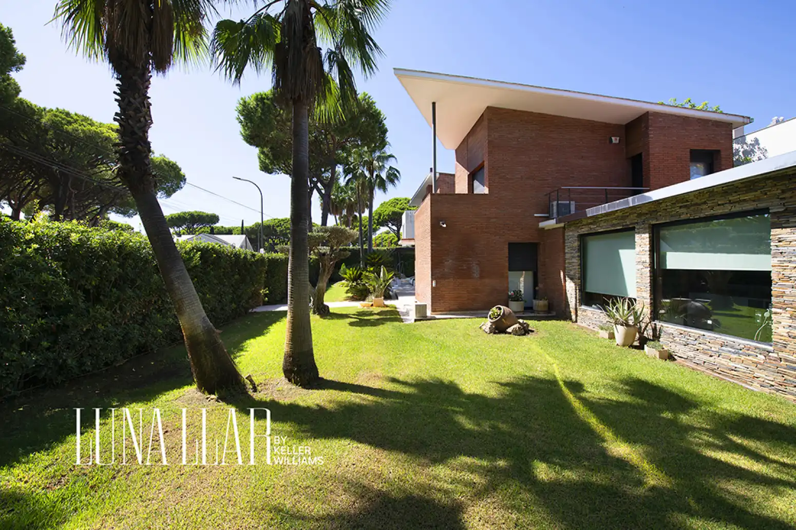 Garden of Houses for sale in Castelldefels  with Swimming Pool