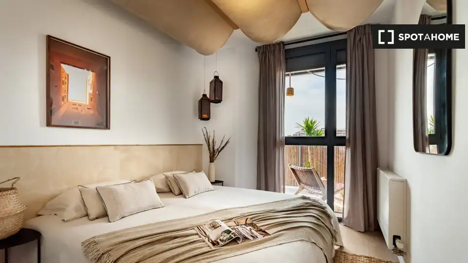 Dormitori de Apartament per a compartir en Barcelona amb Aire condicionat, Terrassa i Moblat