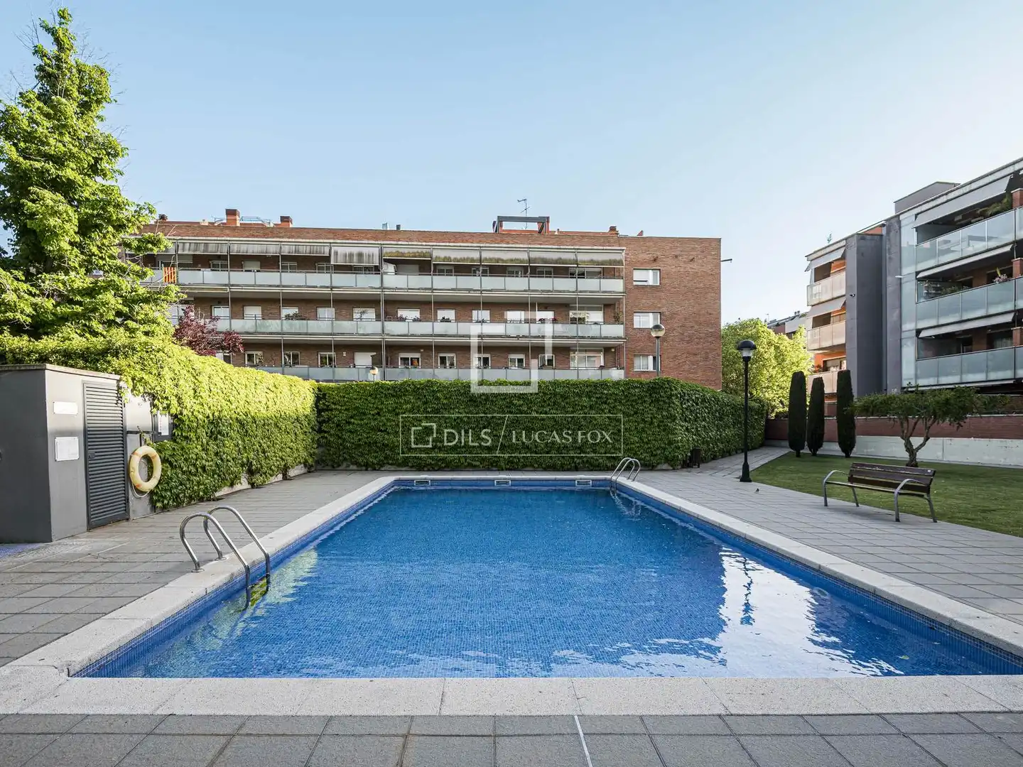 Swimming pool of Flat for sale in Sant Cugat del Vallès  with Air Conditioner, Heating and Terrace