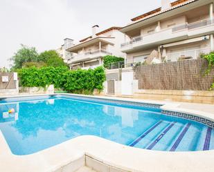 Swimming pool of Single-family semi-detached for sale in Sitges  with Terrace and Balcony