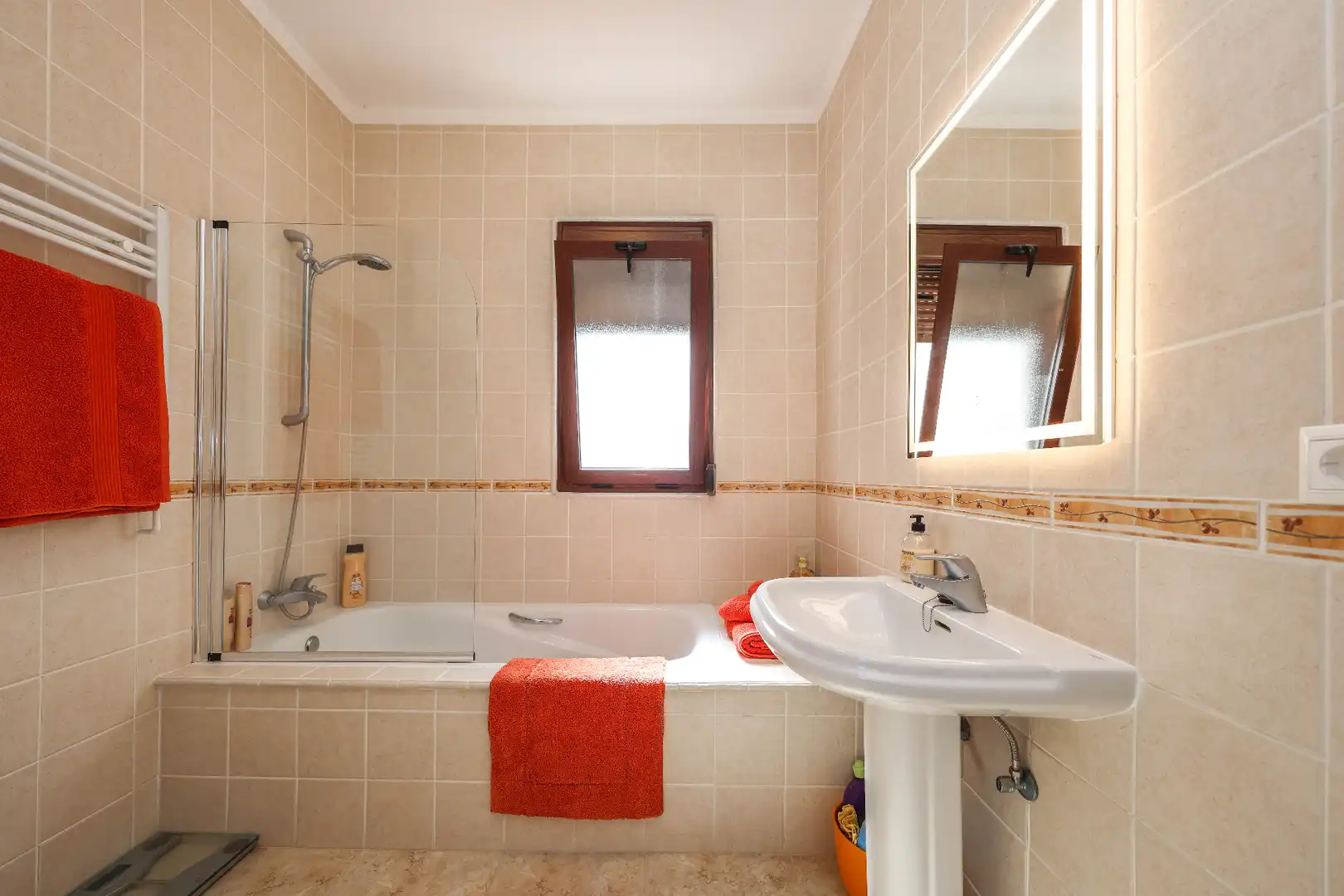 Baño de Casa o chalet en venta en Casarabonela con Aire acondicionado, Jardín privado y Piscina