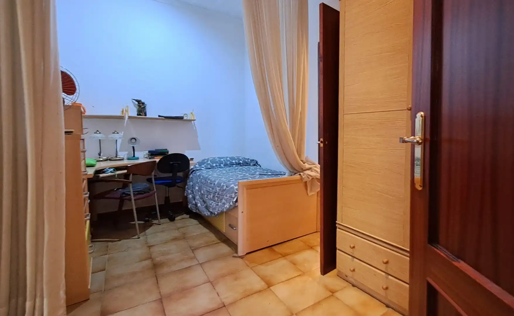 Dormitori de Pis en venda en Tarragona amb Forn i Balcó
