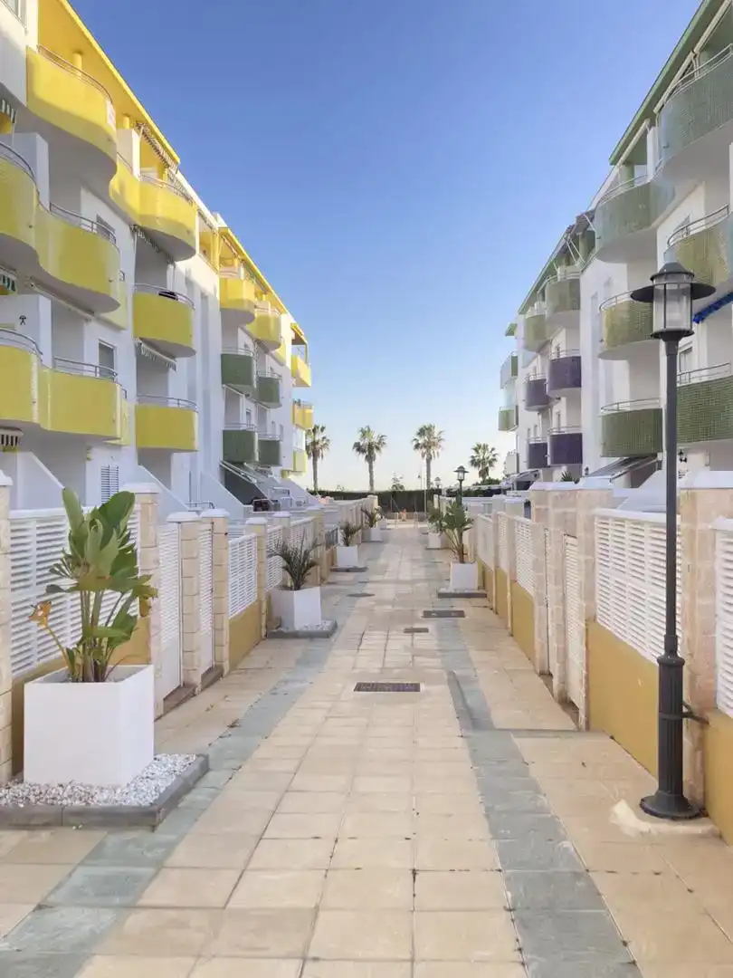 Vista exterior de Apartament de lloguer en Almerimar