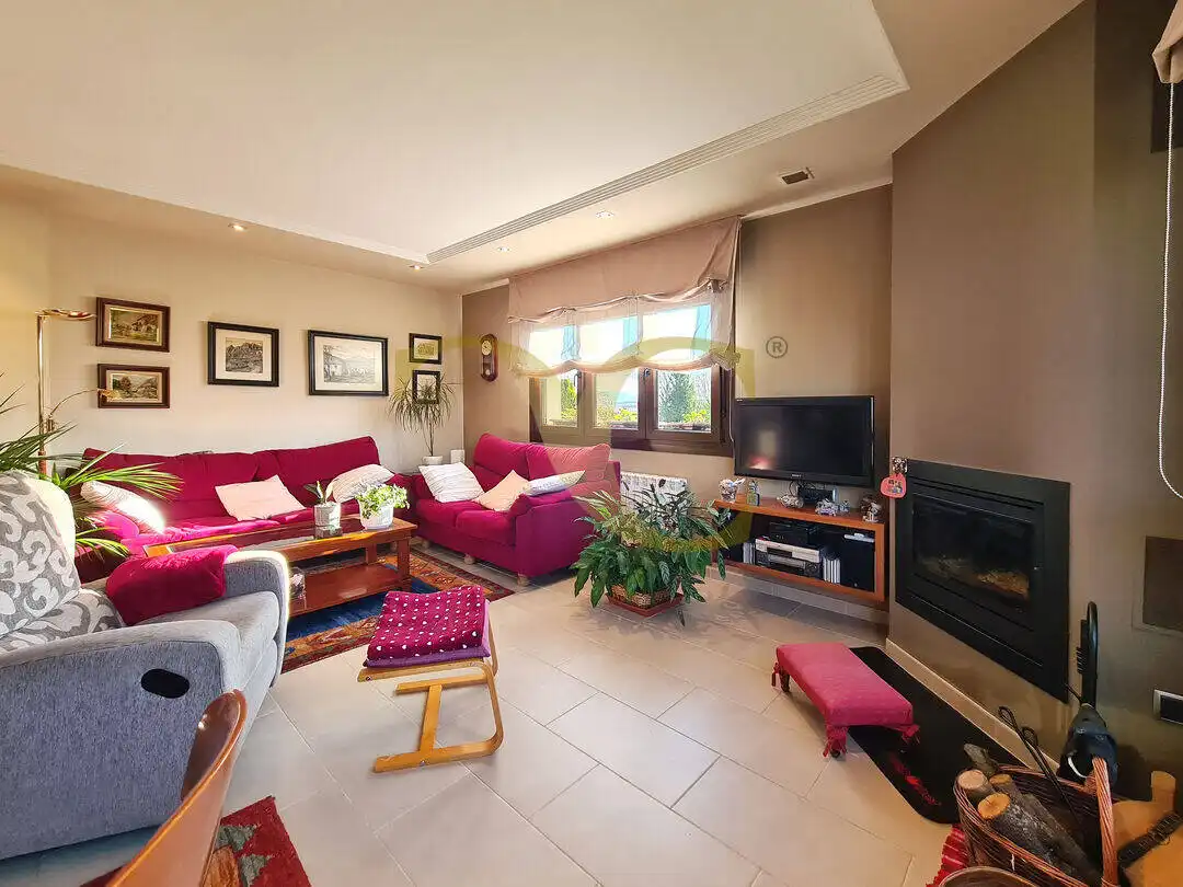 Sala de estar de Casa o chalet en venta en Siero con Calefacción, Terraza y Trastero
