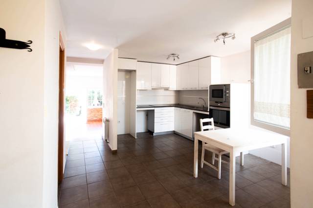 Casa adosada en Venta en La Navata