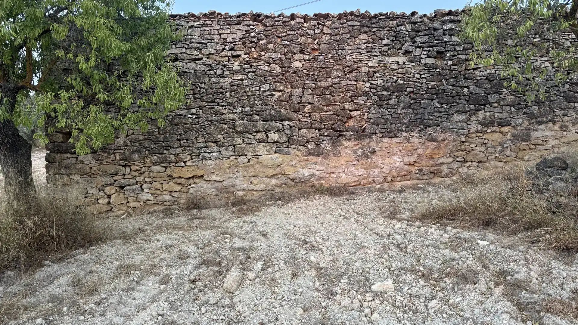 Finca rústica en venda en La Fatarella amb Jardí privat