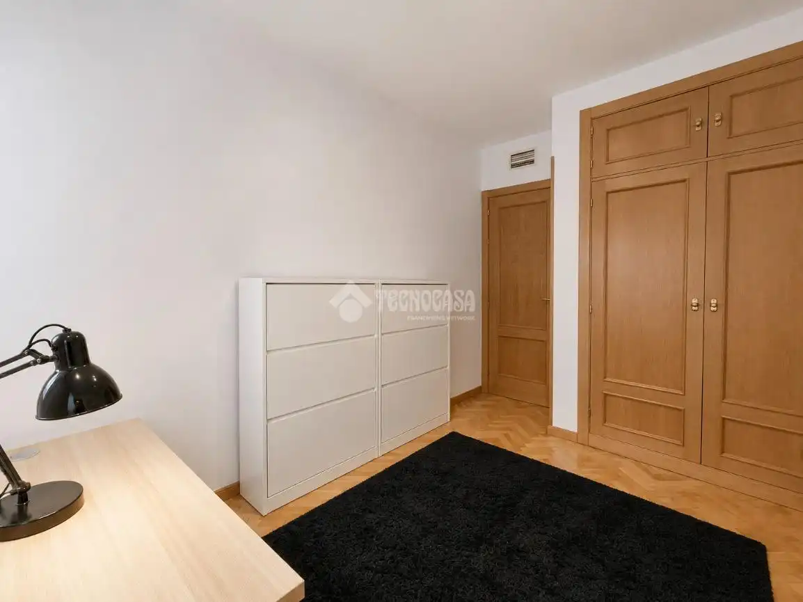 Bedroom of Flat for sale in Madrid  with Air Conditioner and Community pool