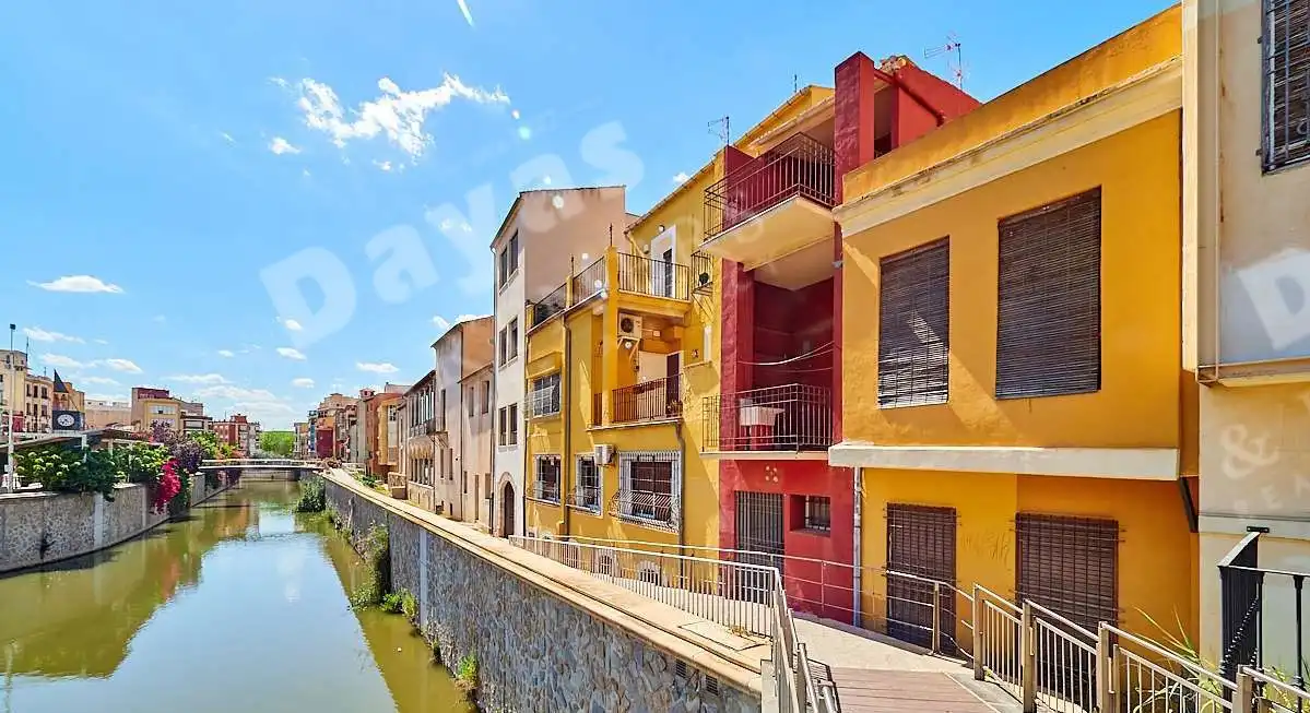 Vista exterior de Casa o xalet en venda en Orihuela amb Balcó