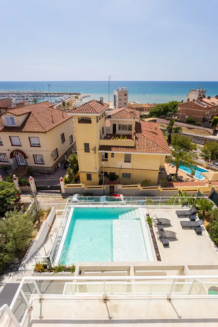 Piscina de Edifici en venda en El Masnou amb Alarma