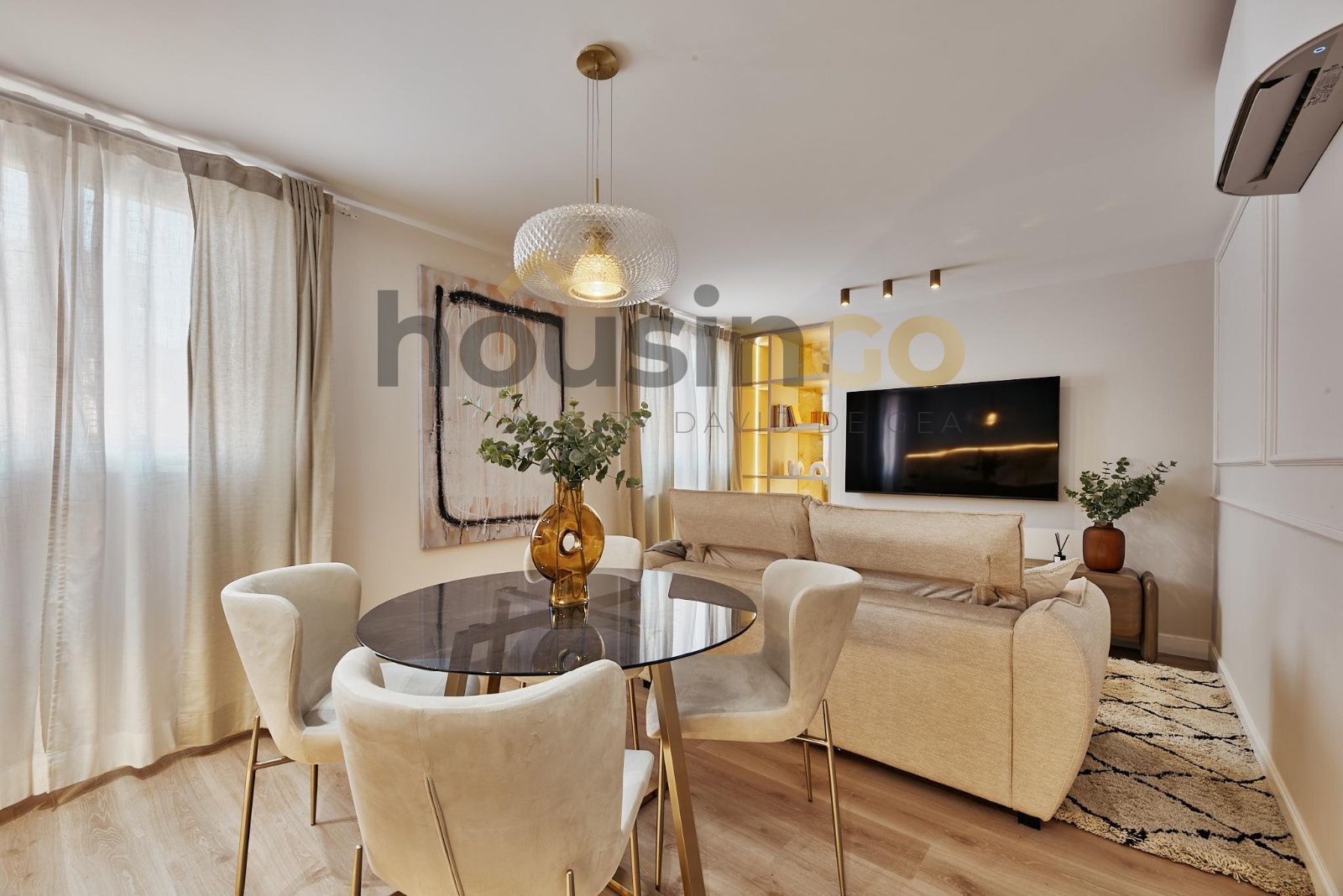 Living room of Flat for sale in  Madrid Capital  with Air Conditioner, Heating and Furnished