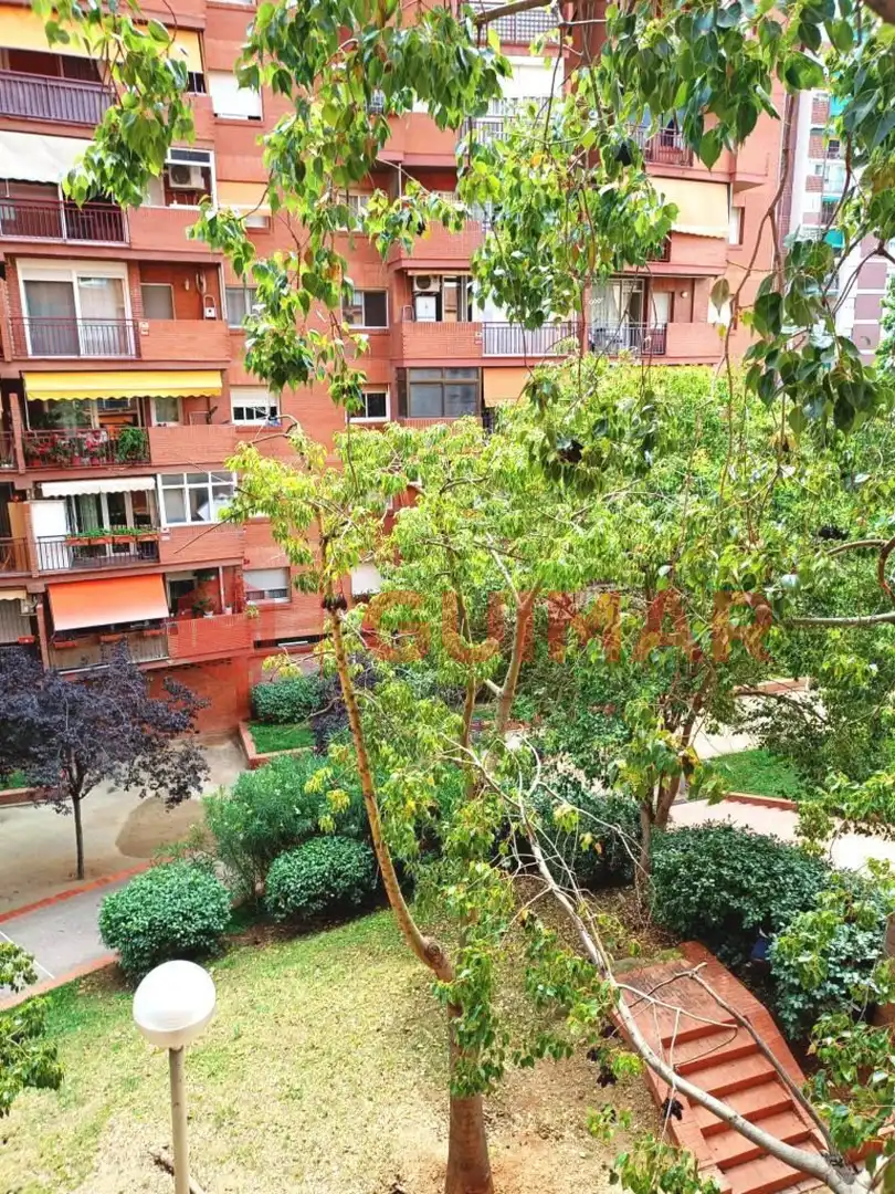 Jardí de Pis en venda en Barcelona amb Aire condicionat, Jardí privat i Parquet