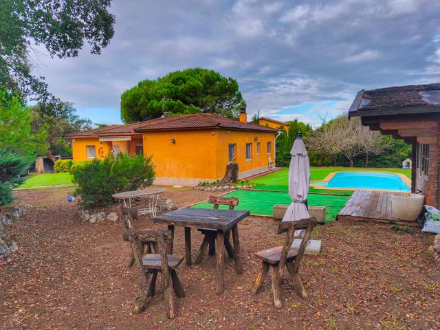 Casa-chalet en Venta en de les Agudes en Caldes de Malavella