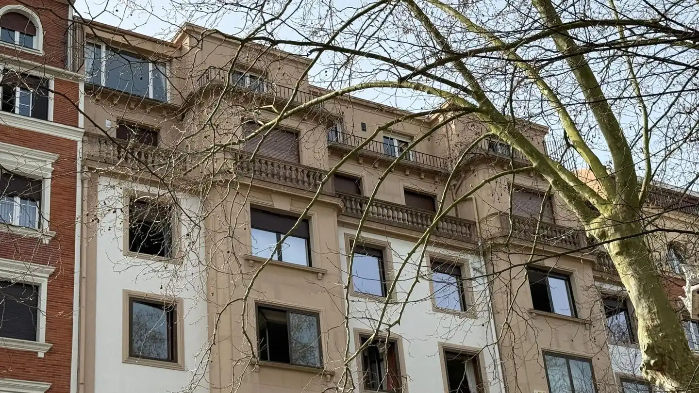 Vista exterior de Pis en venda en Bilbao  amb Calefacció, Parquet i Terrassa