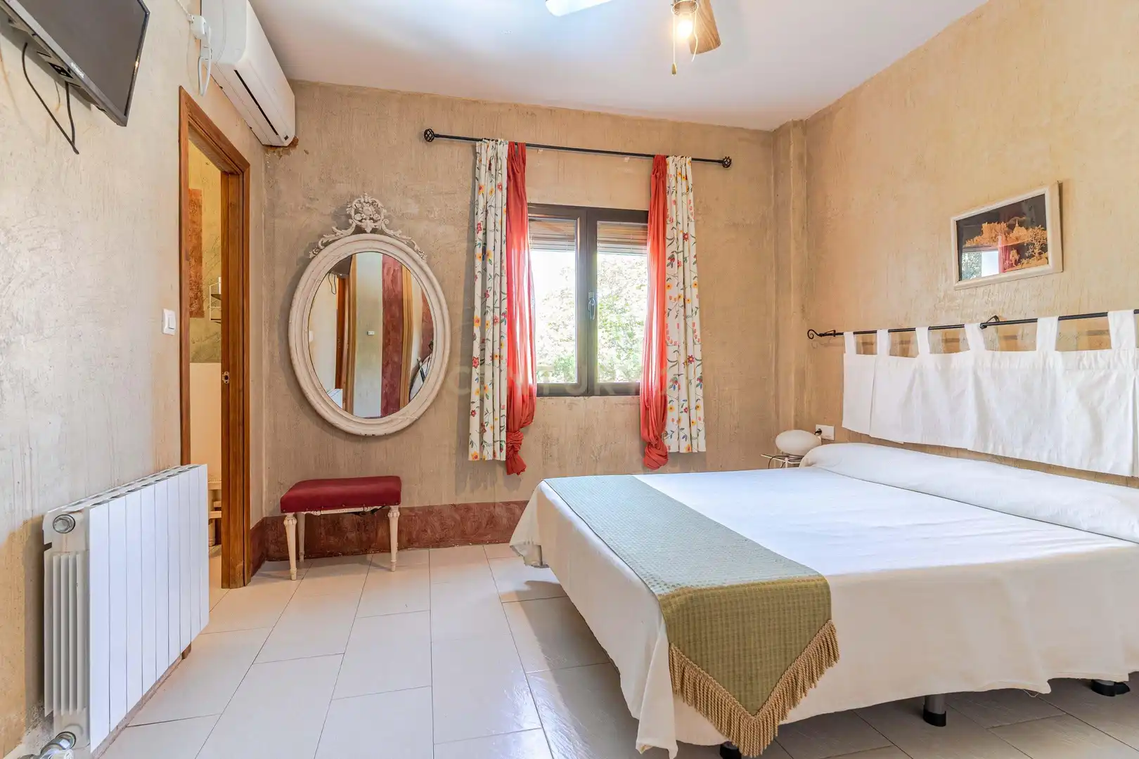 Bedroom of Houses for sale in Pinos Genil  with Air Conditioner, Private garden and Furnished