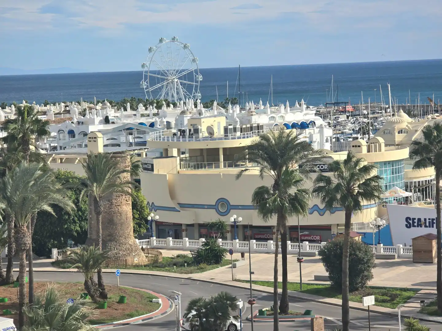 Vista exterior de Estudi en venda en Benalmádena amb Aire condicionat, Terrassa i Moblat
