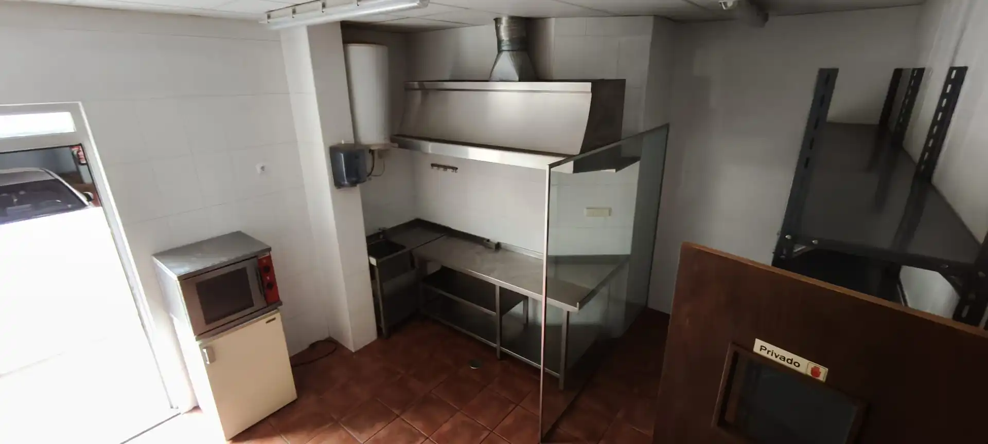 Cocina de Local de alquiler en Brión con Aire acondicionado y Amueblado
