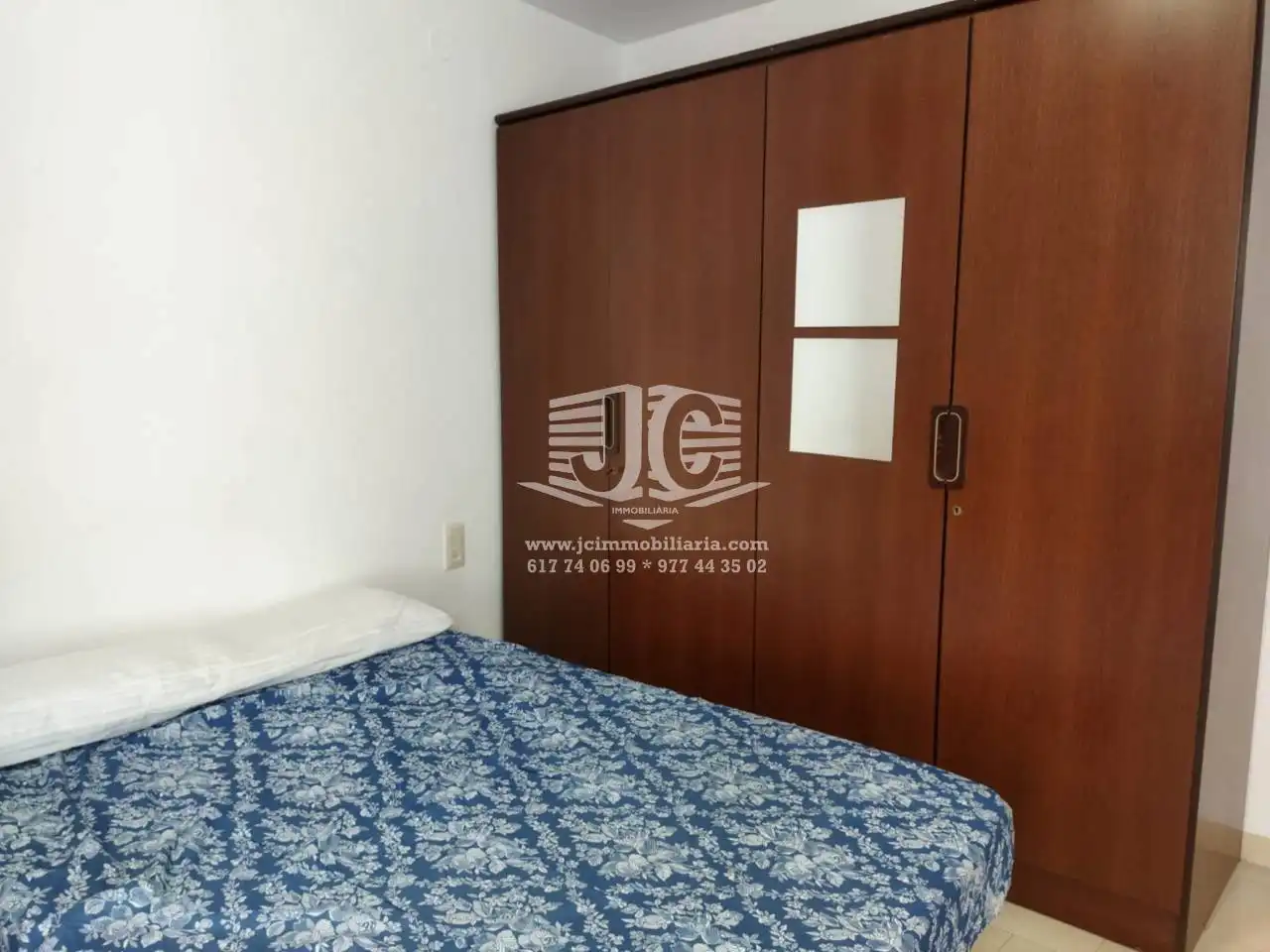 Habitación de Piso de alquiler en Tortosa con Aire acondicionado, Parquet y Amueblado