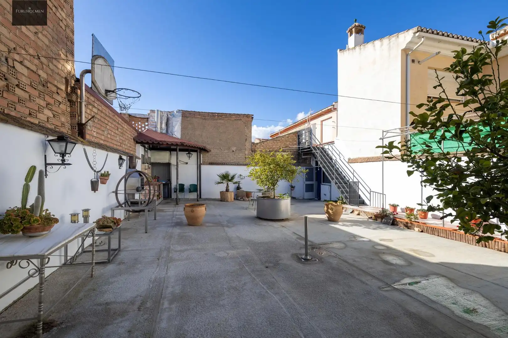 House with terrace for sale in Calle BELEN (BE)