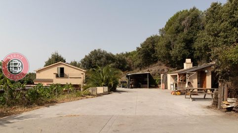 Xalet independent amb més de 12.000 m2 de terreny als Hostalets de Pierola, imatge 2