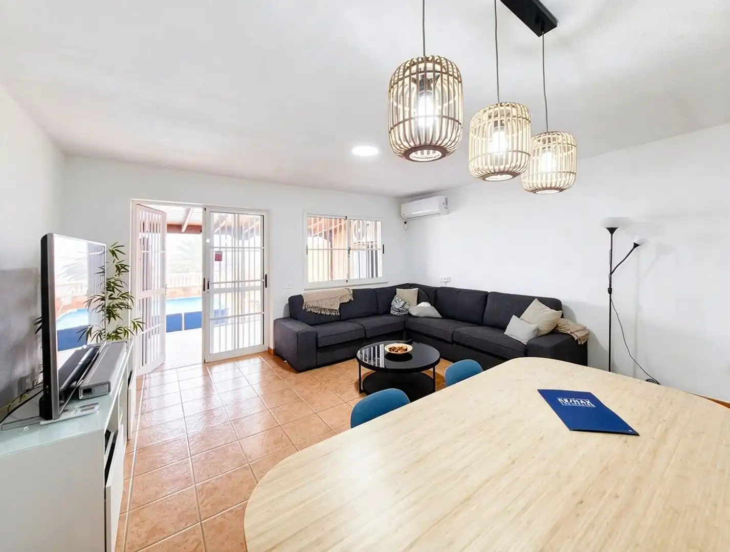 Living room of Houses for sale in Arucas  with Private garden, Terrace and Storage room