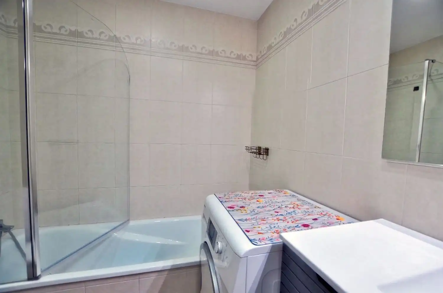 Baño de Piso en venta en Oviedo  con Aire acondicionado, Calefacción y Jardín privado