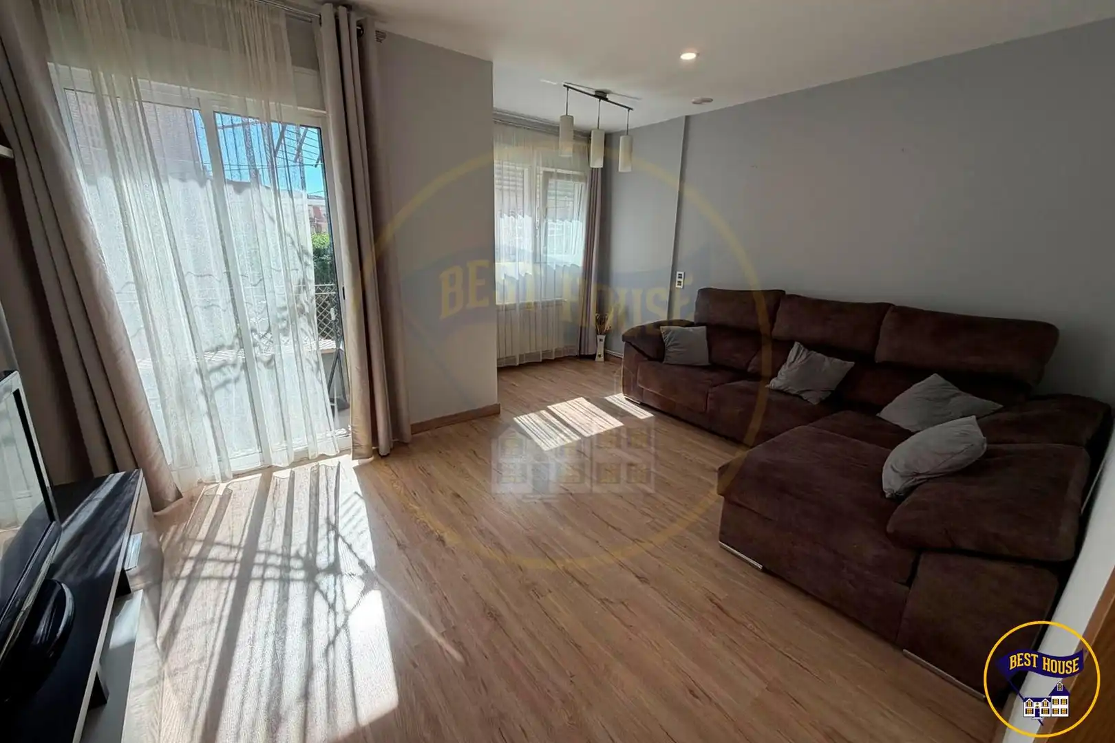 Sala de estar de Piso en venta en Cuenca con Calefacción, Amueblado y Balcón