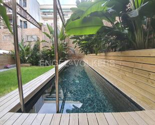 Swimming pool of Apartment for sale in  Barcelona Capital  with Air Conditioner, Heating and Private garden