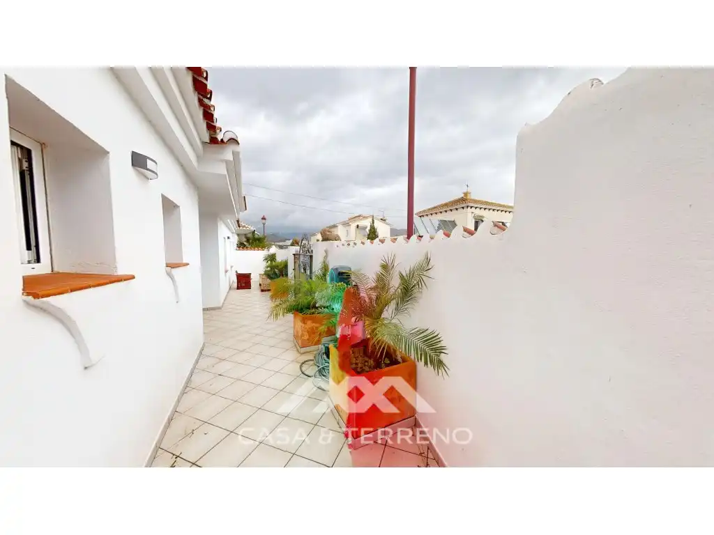 Vista exterior de Casa o chalet en venta en Torrox con Aire acondicionado, Terraza y Piscina