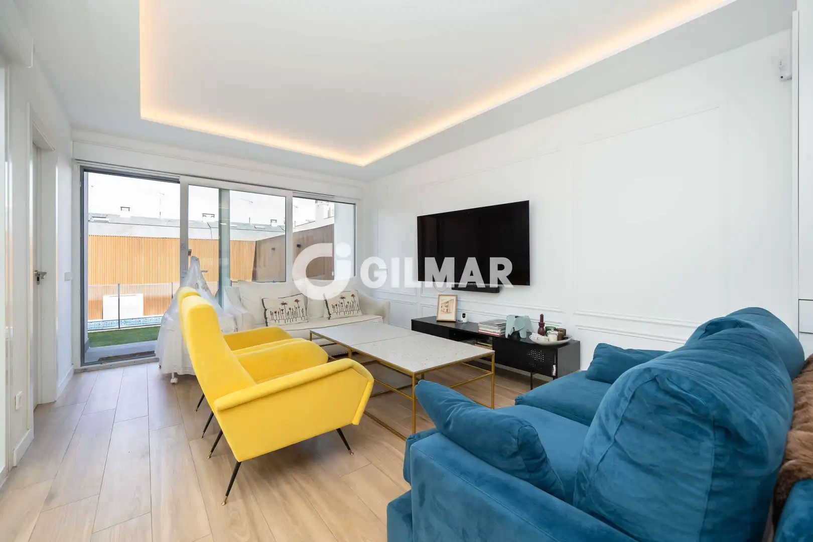 Sala de estar de Casa adosada en venta en Madrid con Calefacción, Jardín privado y Piscina