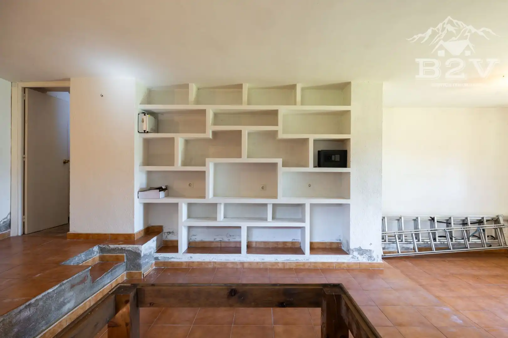 Sala d'estar de Casa o xalet en venda en Miraflores de la Sierra amb Calefacció, Jardí privat i Traster