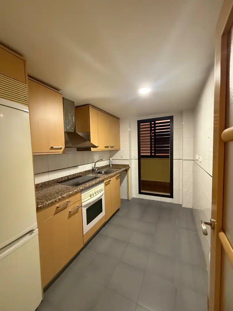 Cocina de Piso en venta en Cedillo del Condado con Aire acondicionado, Calefacción y Terraza