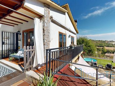 Casa amb balcó en venda a Riells i Viabrea