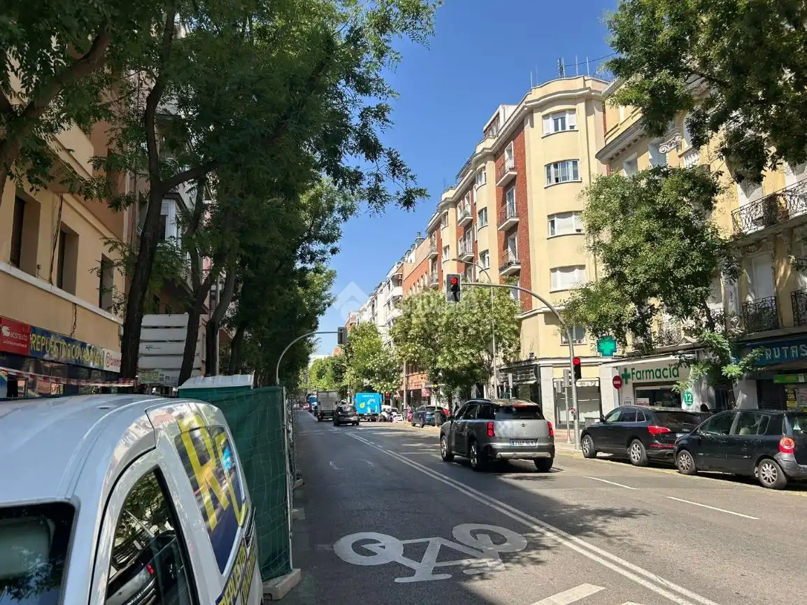 Vista exterior de Pis en venda en Madrid