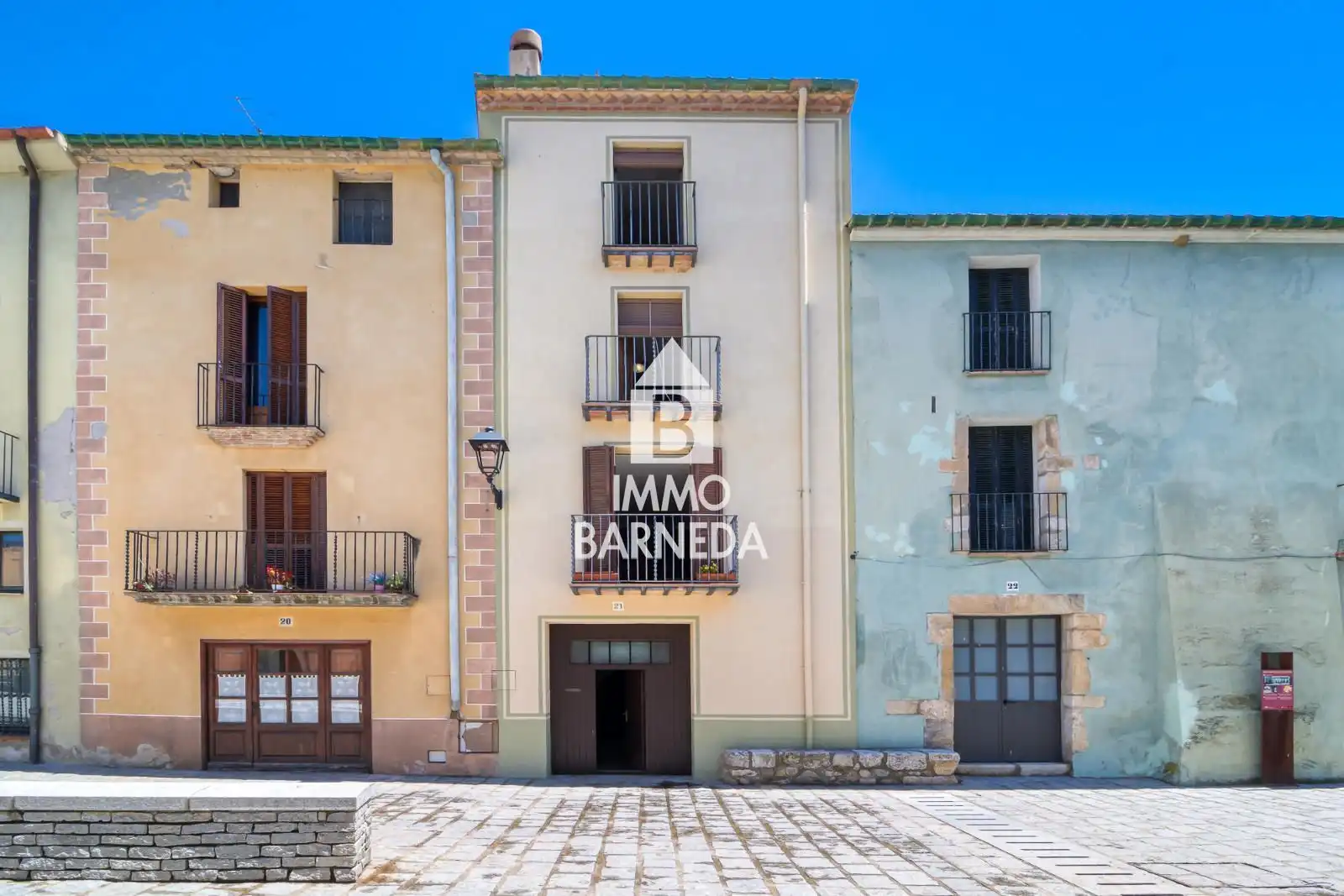 Vista exterior de Casa o xalet en venda en Peralada amb Calefacció, Terrassa i Moblat