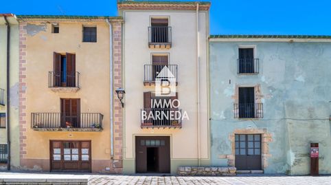Casa de pueblo con encanto y vistas a la plaza en el corazón de Peralada