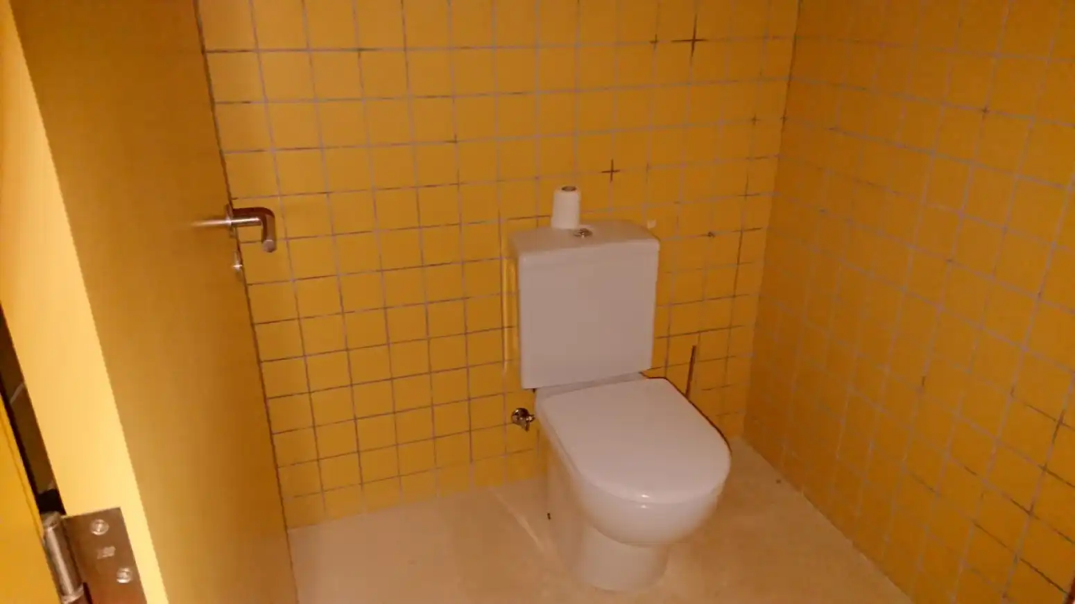 Bathroom of Office for sale in  Logroño  with Heating and Storage room