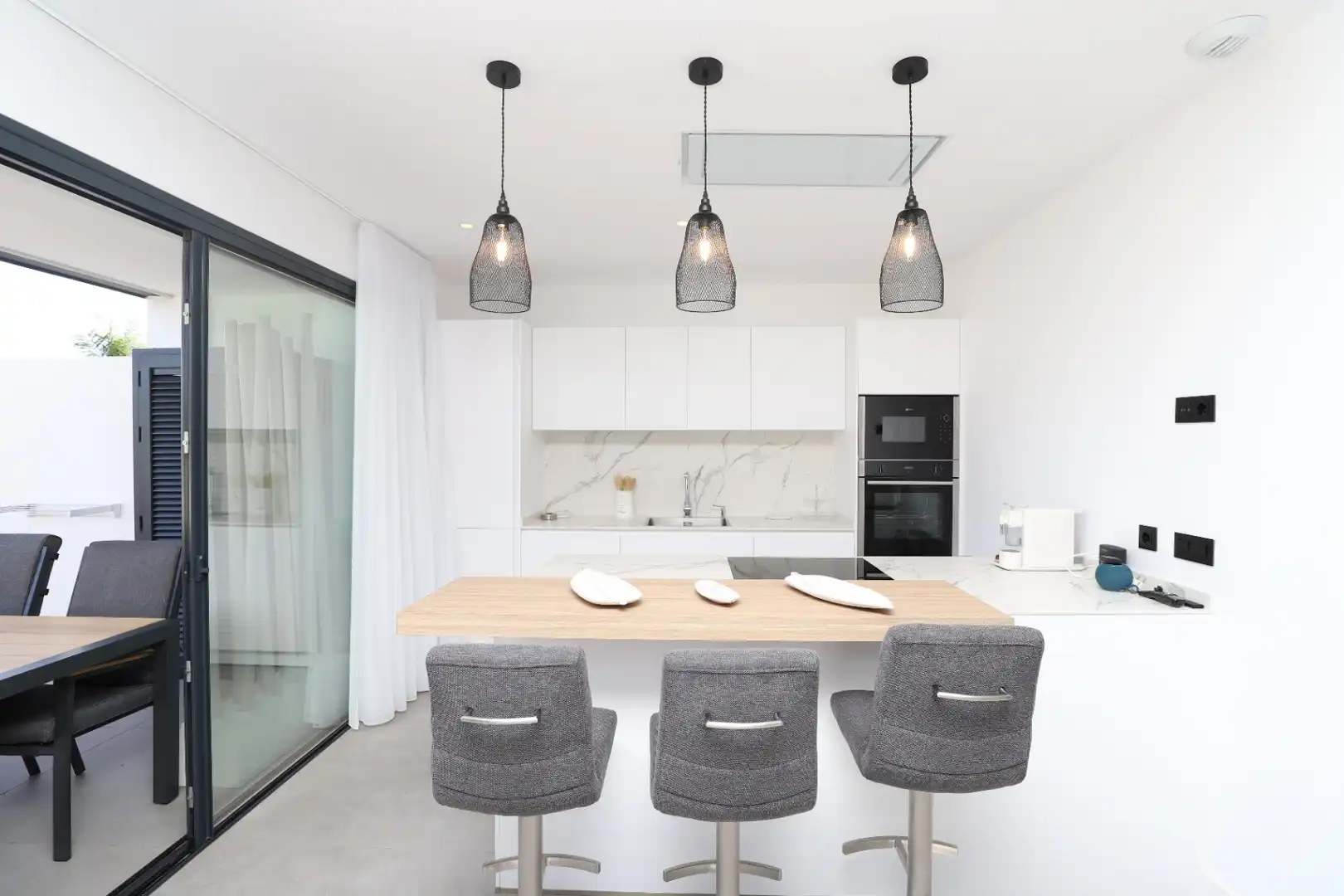 Cuina de Apartament de lloguer en Estepona amb Aire condicionat, Calefacció i Terrassa