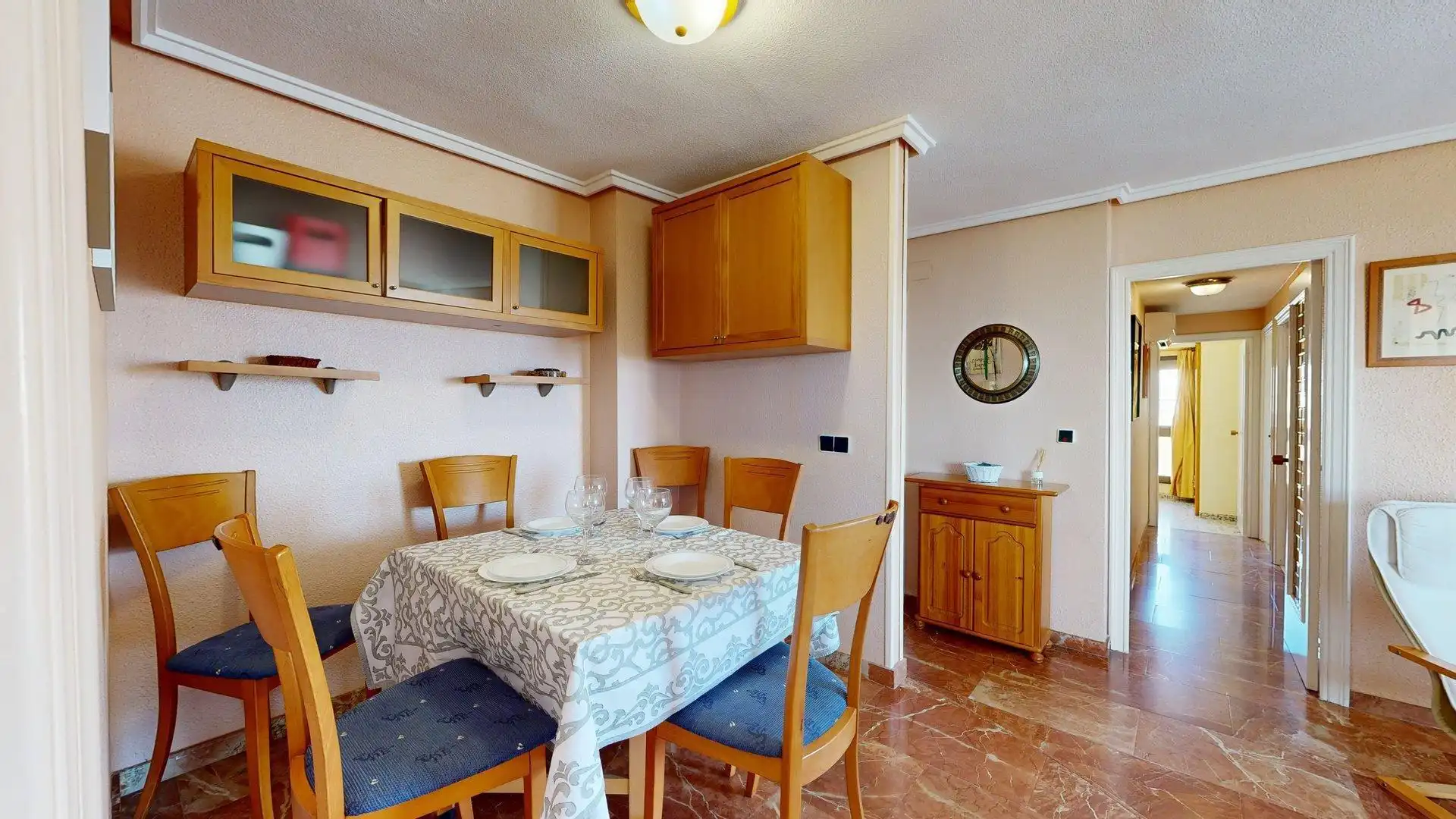 Menjador de Apartament de lloguer en Elche / Elx amb Aire condicionat, Calefacció i Jardí privat