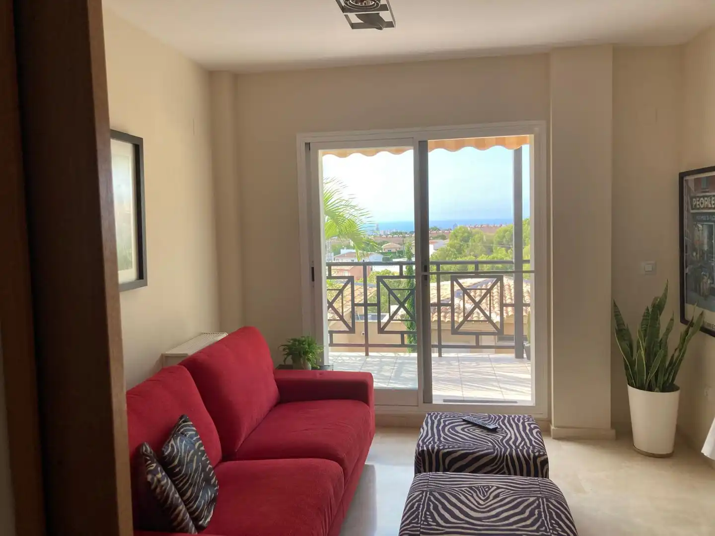 Sala de estar de Casa adosada en venta en La Nucia con Aire acondicionado, Jardín privado y Terraza