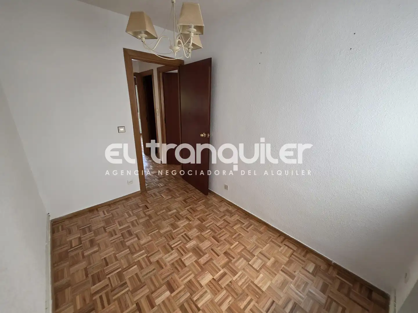 Bedroom of Flat for rent in Madrid  with Air Conditioner, Parquet flooring and Terrace