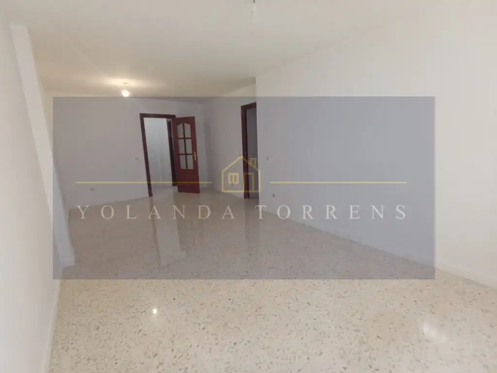 Vista exterior de Piso en venta en Alcalá de Guadaira