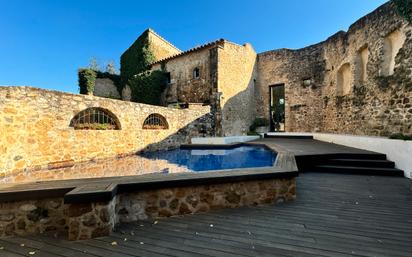 Piscina de Casa o xalet en venda en Sant Jordi Desvalls amb Aire condicionat, Calefacció i Jardí privat