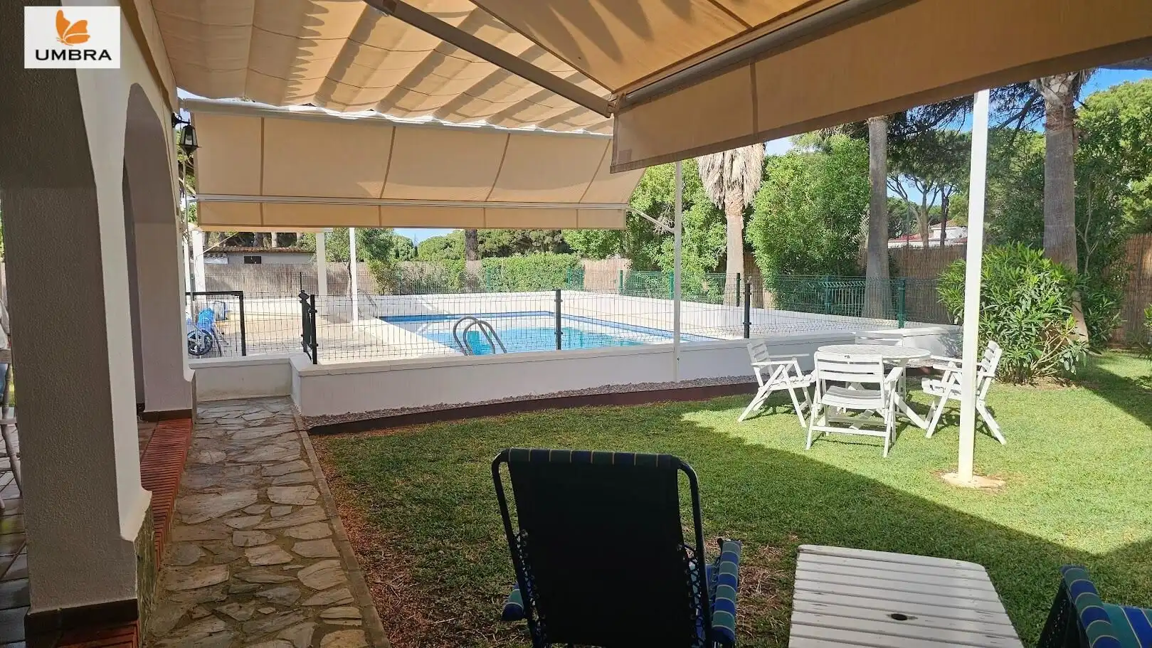 Piscina de Casa o xalet en venda en Chiclana de la Frontera amb Aire condicionat, Calefacció i Jardí privat